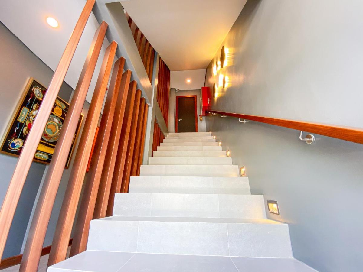 Unwnd Flats Hotel Makati City Екстериор снимка