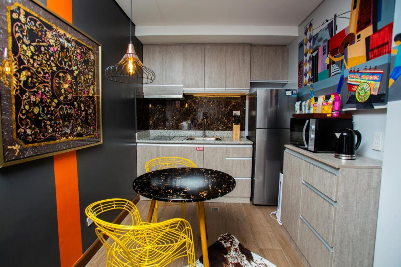 Unwnd Flats Hotel Makati City Екстериор снимка